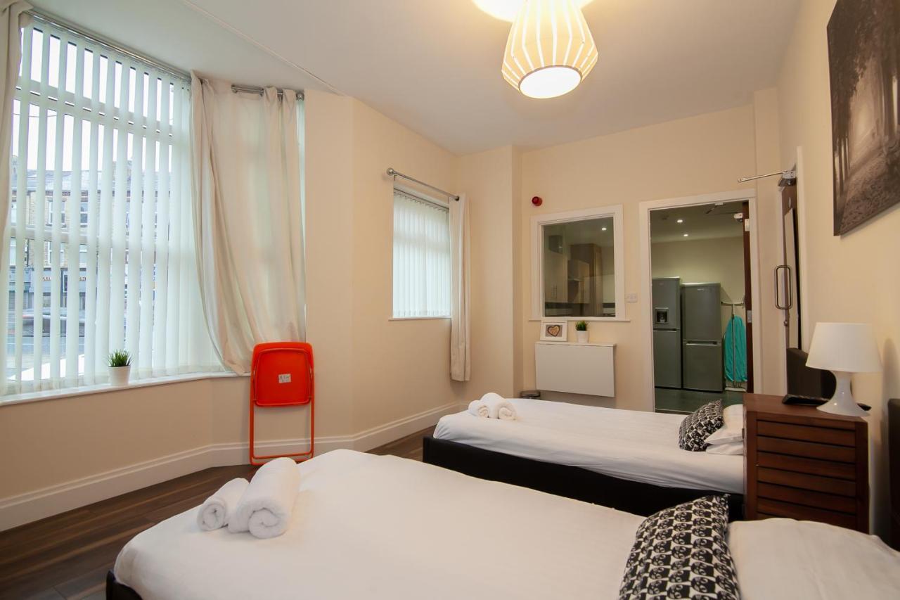 Casa Fresa Franks Serviced Accommodation Ливърпул Екстериор снимка