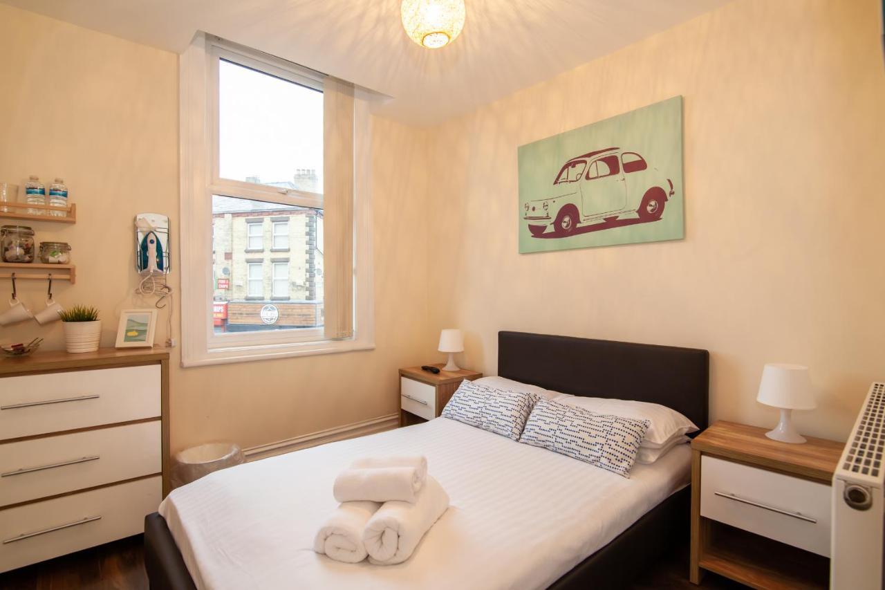 Casa Fresa Franks Serviced Accommodation Ливърпул Екстериор снимка