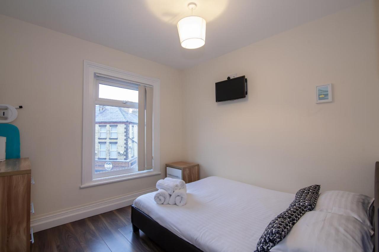 Casa Fresa Franks Serviced Accommodation Ливърпул Екстериор снимка