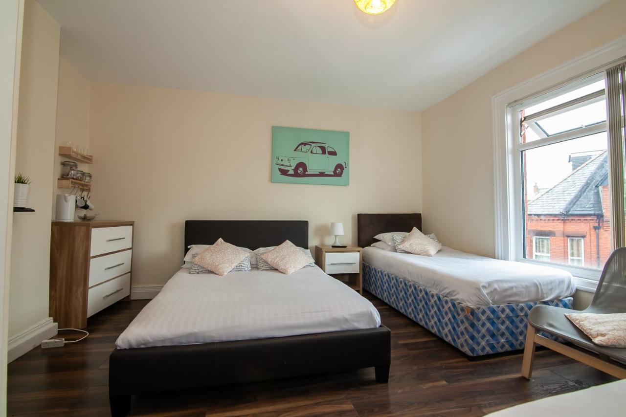 Casa Fresa Franks Serviced Accommodation Ливърпул Екстериор снимка