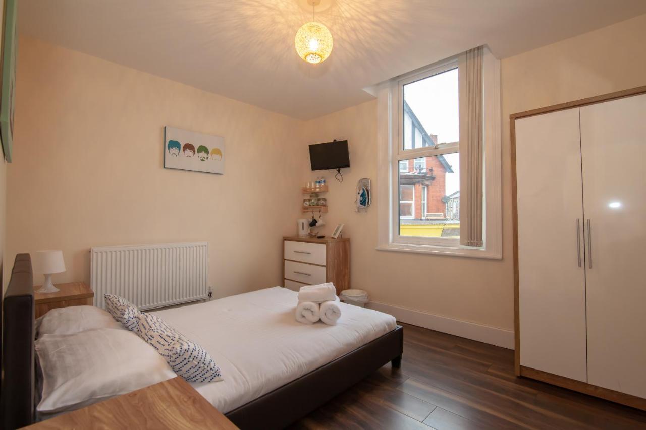 Casa Fresa Franks Serviced Accommodation Ливърпул Екстериор снимка