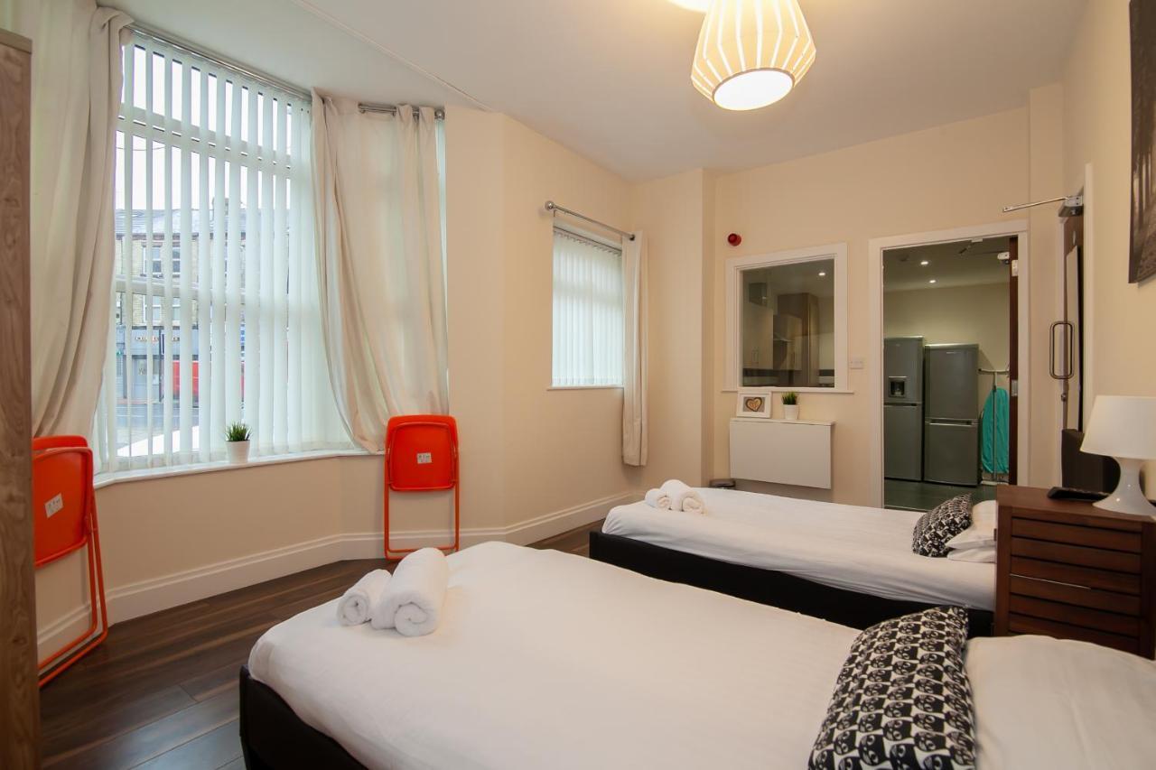 Casa Fresa Franks Serviced Accommodation Ливърпул Екстериор снимка