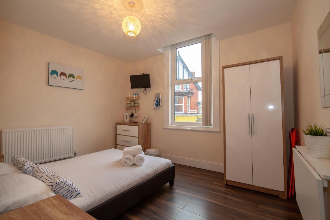 Casa Fresa Franks Serviced Accommodation Ливърпул Екстериор снимка