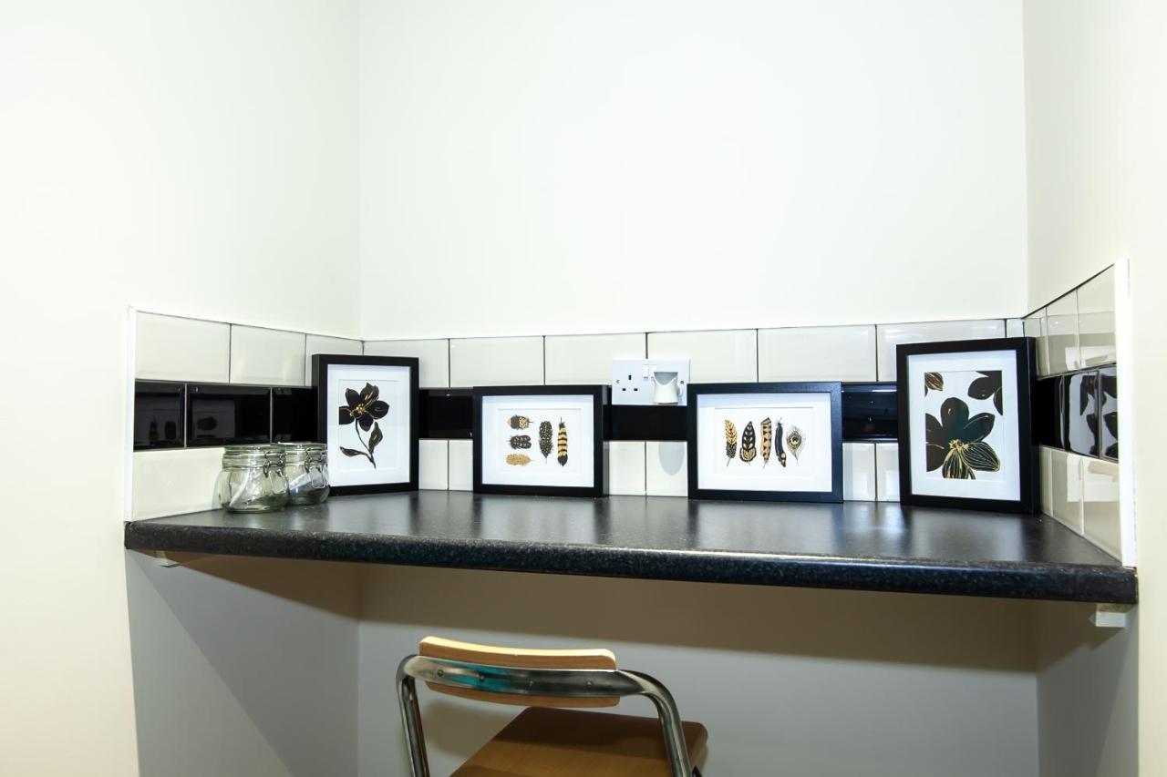 Casa Fresa Franks Serviced Accommodation Ливърпул Екстериор снимка