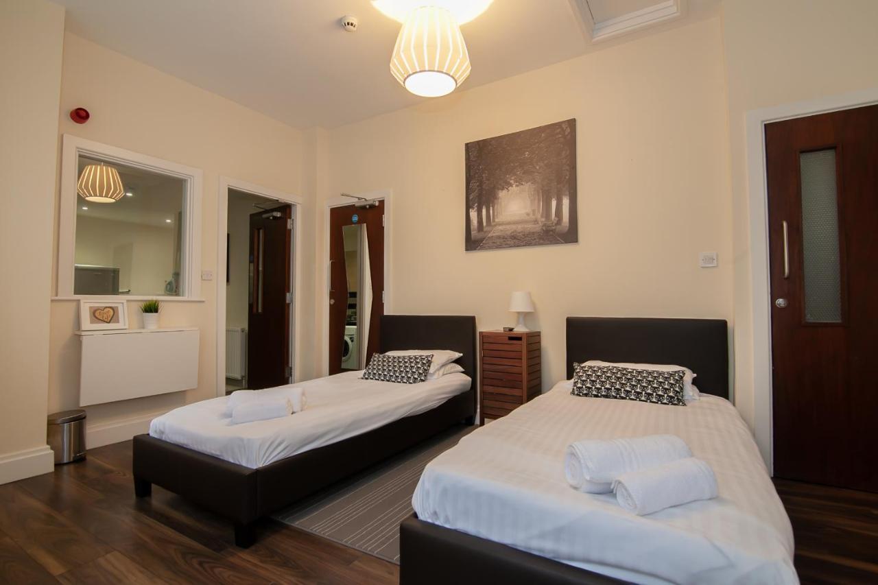 Casa Fresa Franks Serviced Accommodation Ливърпул Екстериор снимка