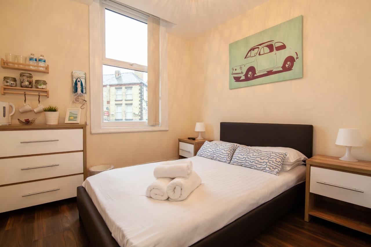 Casa Fresa Franks Serviced Accommodation Ливърпул Екстериор снимка
