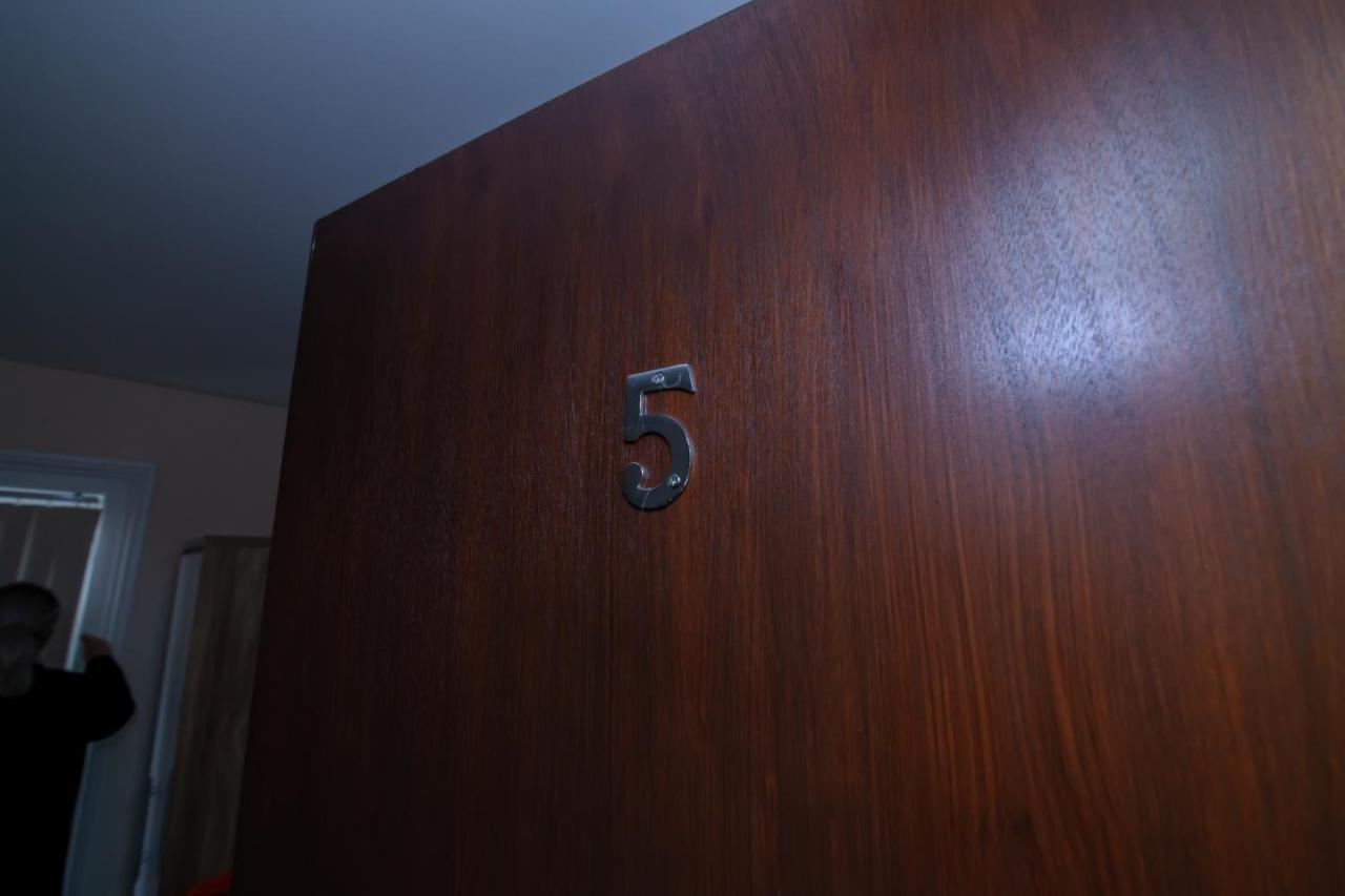 Casa Fresa Franks Serviced Accommodation Ливърпул Екстериор снимка